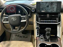 تۆیۆتا لاند کروزەر